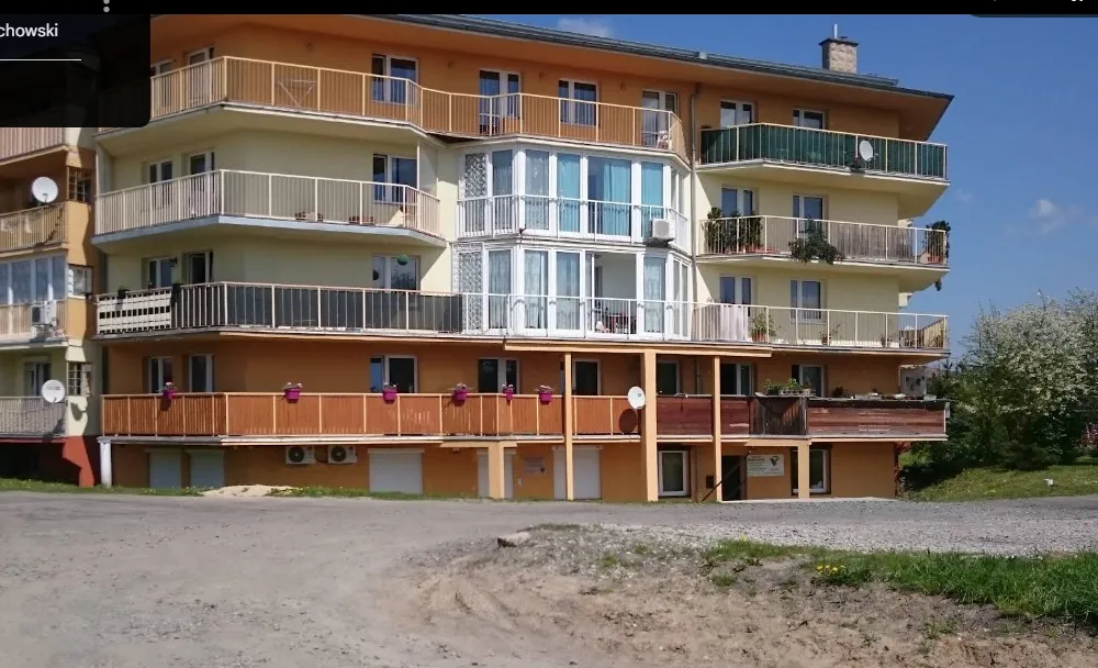 Udział 1/4 w bloku + garaż, miejsce postojowe oraz komórka lokatorska