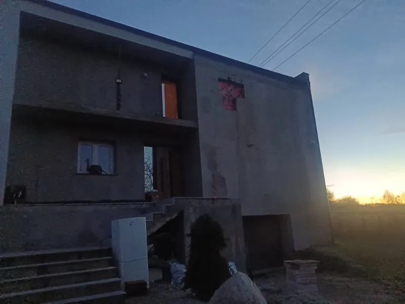 Ekskluzywna nieruchomość z prywatna plaża i stawem