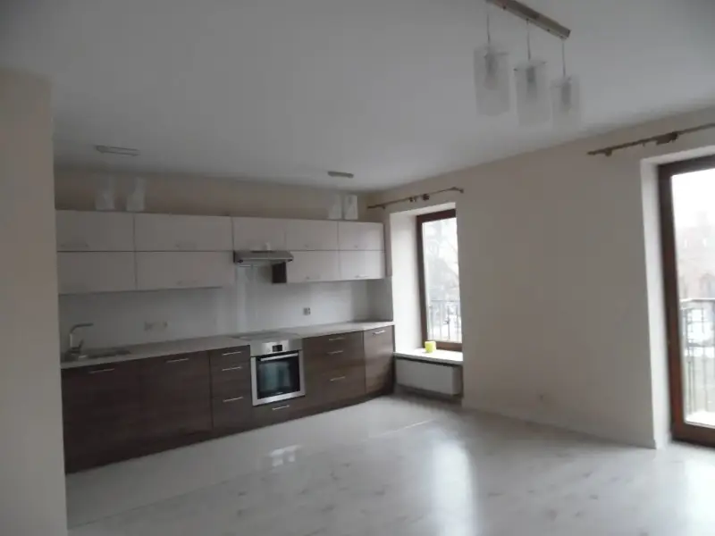 Sprzedam 60 % udziału w mieszkaniu w samym centrum Skierniewic