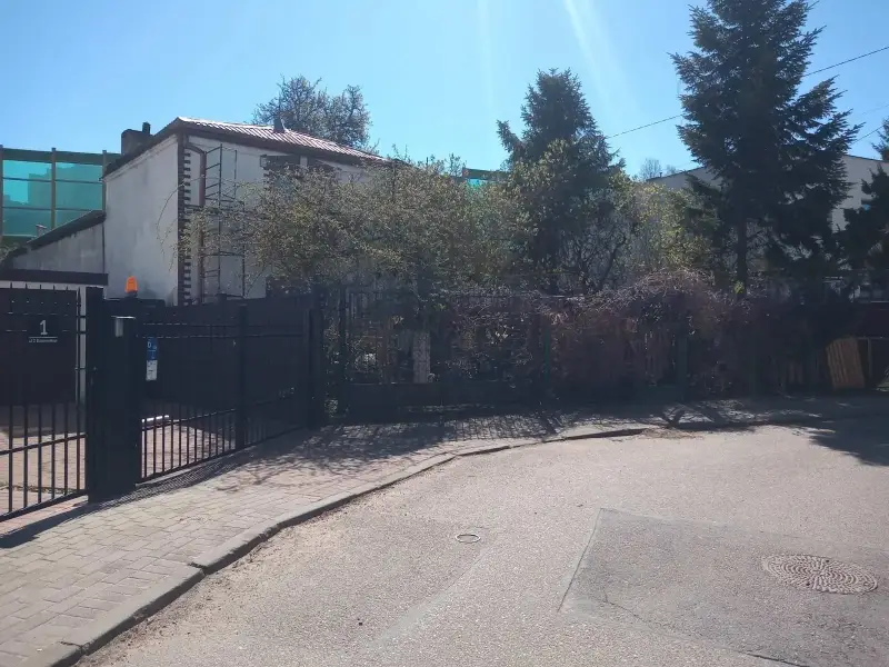 Nieruchomość Gdynia Leszczynki 424 M2 zabudowana, dom,w trakcie uznania zasiedzenia.